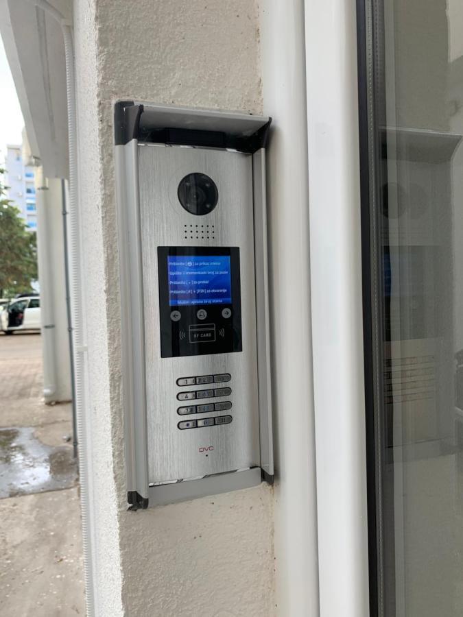 Sea&Center Lux Apartment Бар Екстериор снимка